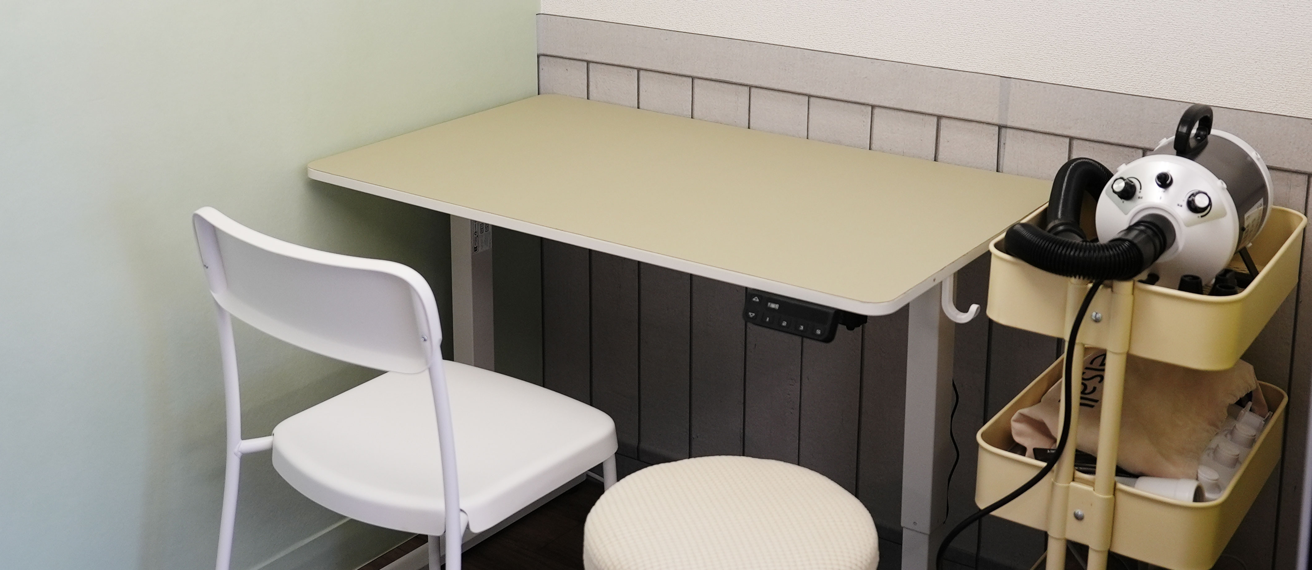 昇降式テーブル